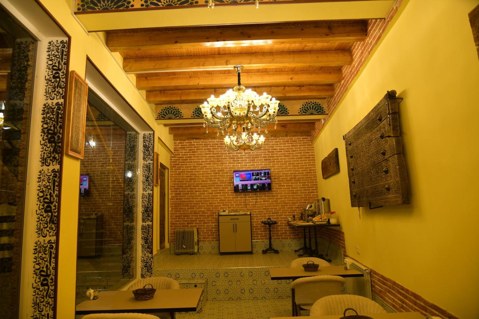 Mulberry Hotel Tashkent Esterno foto