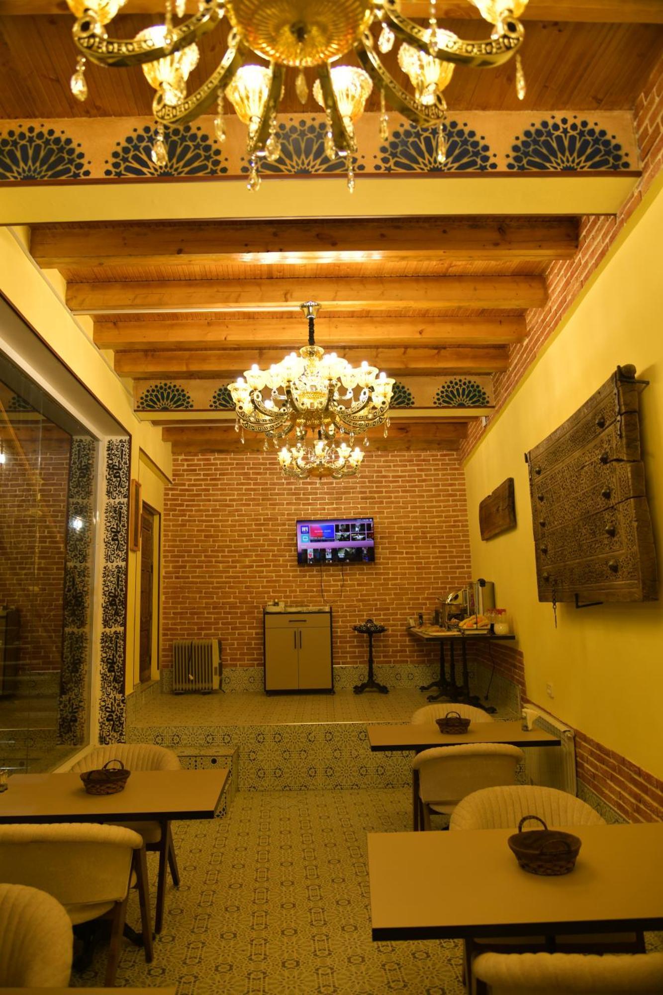 Mulberry Hotel Tashkent Esterno foto